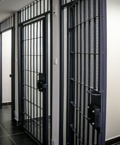 Dźgnęła znajomego 18 razy. Nie przeżył. Sąd obniżył karę 9 lat więzienia