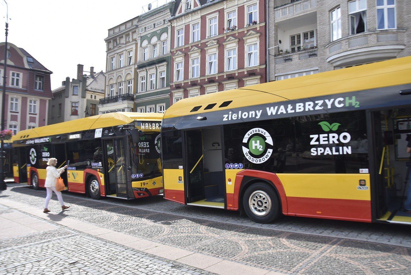 Do Wałbrzycha dotarło sześć nowych autobusów wodorowych. W mieście jest ich już w sumie dwadzieści