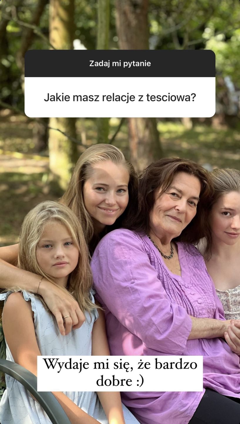 Agata Rubik z córkami i teściową
