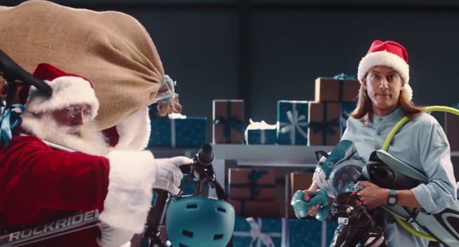 „Kup sprawdzone prezenty” w reklamach sklepów Decathlon na Boże Narodzenie (wideo)