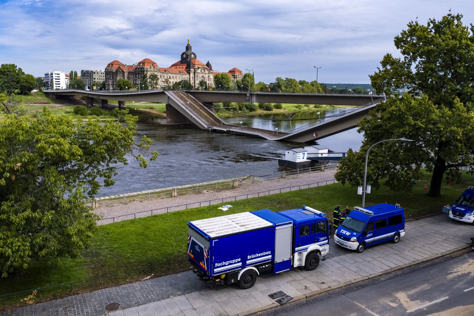 Niemcy mówią o "napiętej sytuacji" powodziowej. Piszą też o Polsce