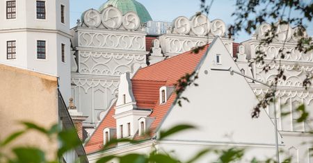 Najwyższa wieża do skoków, największy cmentarz w Polsce i... miasto narodzin Blanki