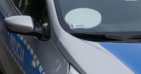 Sosnowiec. Rozbili się na drzewie. Co chcieli ukryć przed policją?
