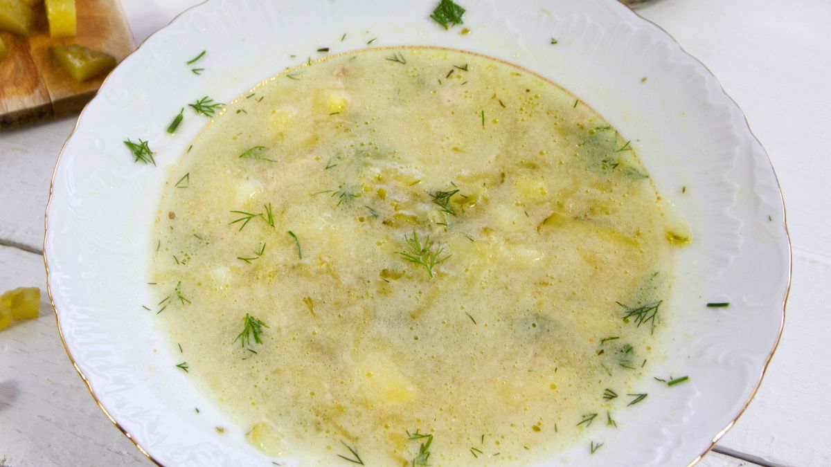 Zupa ogórkowa to klasyk polskiej kuchni