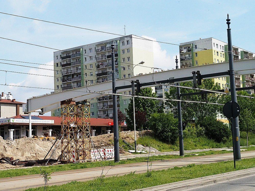 trwa budowa kładek dla pieszych