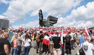 Antyszczepionkowcy manifestują w Katowicach. Tysiące osób na Śląskim Marszu Wolności