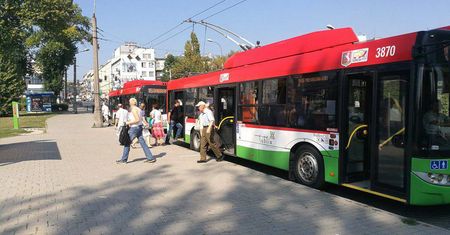 Bezpłatne przejazdy komunikacją miejską za okazaniem dowodu rejestracyjnego auta