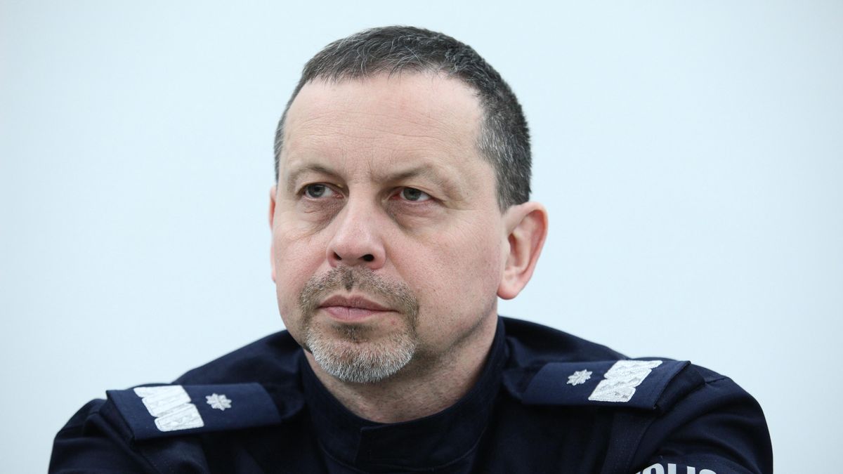 KSP poinformowała, że komendant Paweł Dobrodziej ma koronawirusa