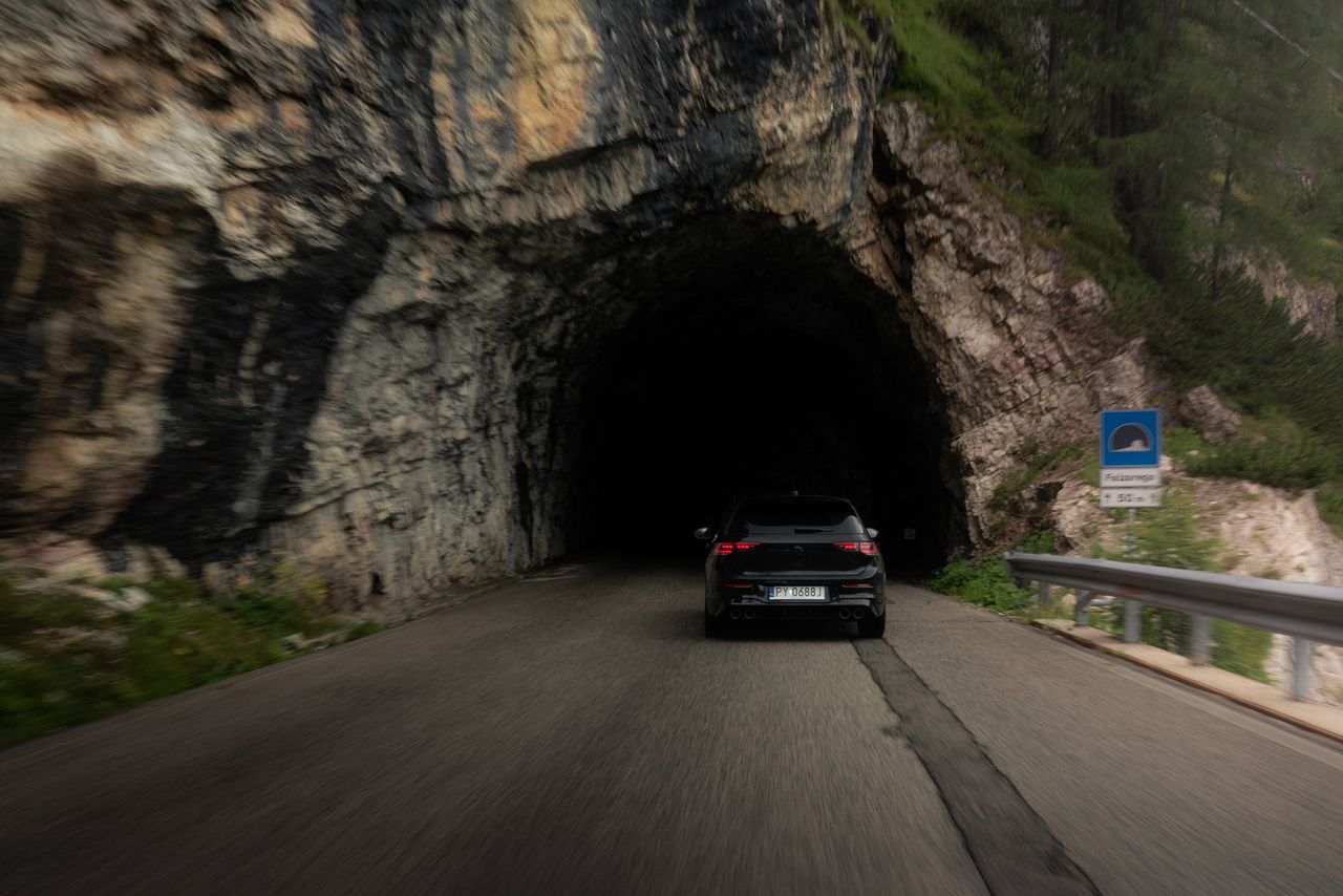 Gran turismo: Volkswagen Golf GTI Clubsport i R w Alpach