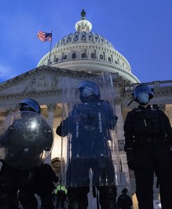 Makowski: "Szaman szuka wiceprezydenta. Amerykańska demokracja w historycznym kryzysie" [OPINIA]