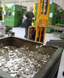 Mennica Polska jako jedyna posiada tę technologię. Bije monety także dla innych krajów