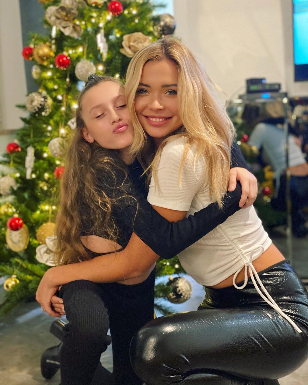 Sandra Kubicka z chrześnicą