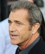 Mel Gibson śpiewa i reżyseruje dla narzeczonej