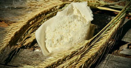 Biała mąka pszenna (przemysłowa), zaw. białka 11,5% (wzbogacona, bielona)