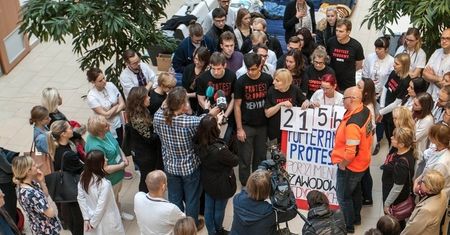 Podwyżki dla rezydentów. Minister zdrowia obiecuje podpisanie rozporządzenia