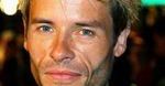 Guy Pearce szuka zaginionych nieboszczyków