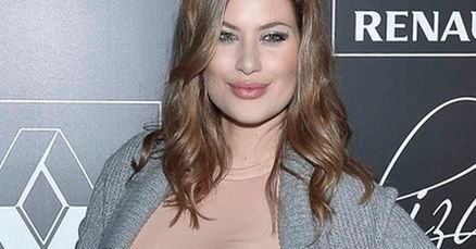 "Pierwsza miłość": Aleksandra Kisio z dumą prezentuje ciążowy brzuszek