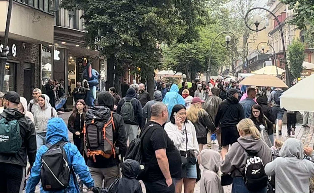Nagraliśmy, co się dzieje w Zakopanem. Na Krupówkach szaleństwo