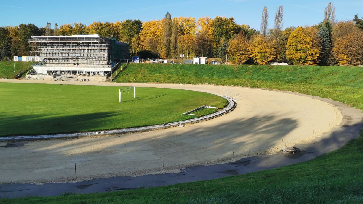 Facebook / Śląsk Świętochłowice / Na zdjęciu: remontowany tor w Świętochłowicach