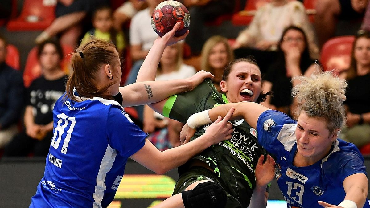 PAP / Maciej Kulczyński / Na zdjęciu (od lewej): Katarzyna Kozimur, Aleksandra Tomczyk i Sylwia Matuszczyk