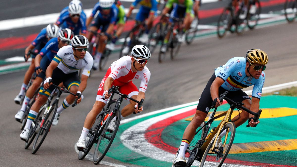 Zdjęcie okładkowe artykułu: Getty Images / Bas Czerwinski / Na zdjęciu: Michał Kwiatkowski