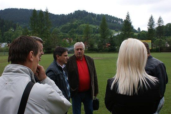 Waldemar Fornalik rozmawia z prezesem Popradu Muszyna, fot. MKS Poprad Muszyna