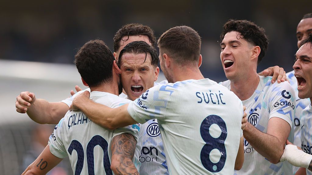 Getty Images / Timothy Rogers / Piotr Zieliński po strzeleniu gola w meczu Serie A Hellas Werona - Inter Mediolan