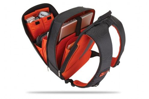 Mocny plecak na laptopa – Logitech Kinetik 1
