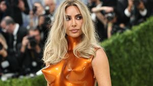 Kim Kardashian w centrum uwagi. Za jej stylizacją stał… były żużlowiec
