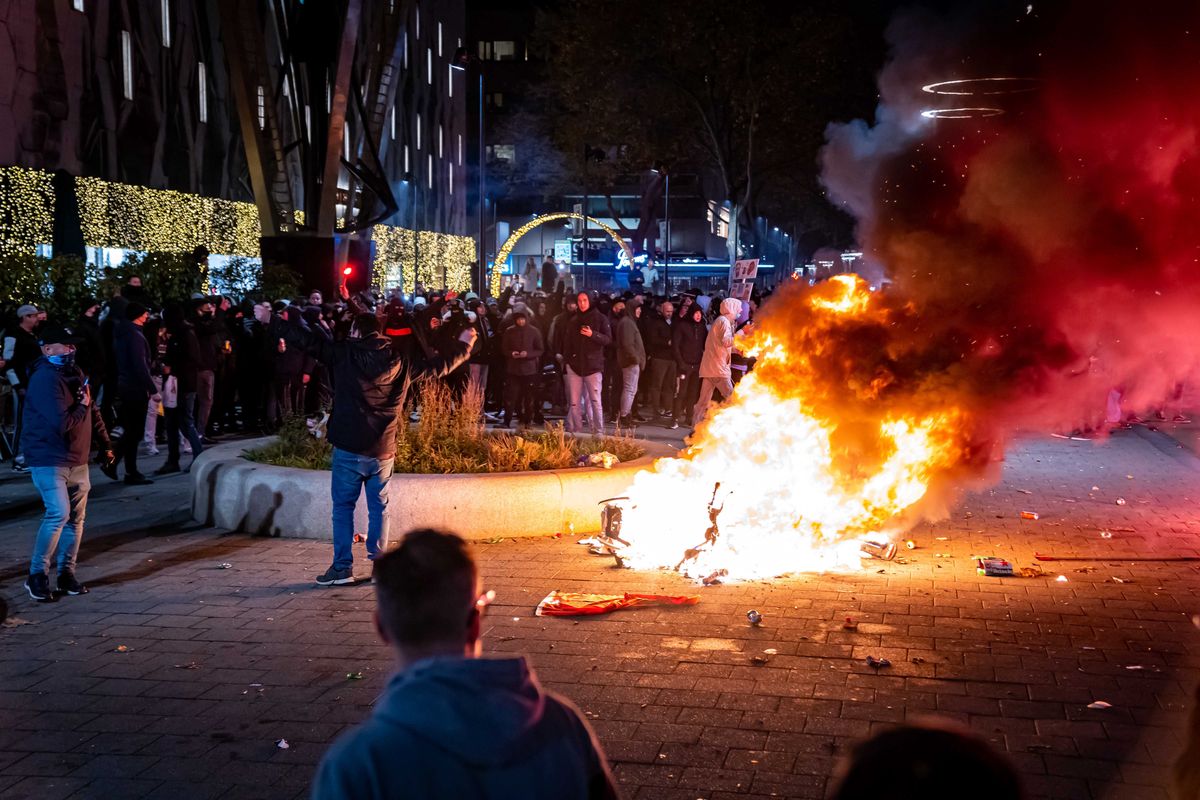 Antyrestrykcyjne demonstracje w Holandii. Policja strzelała do protestujących 