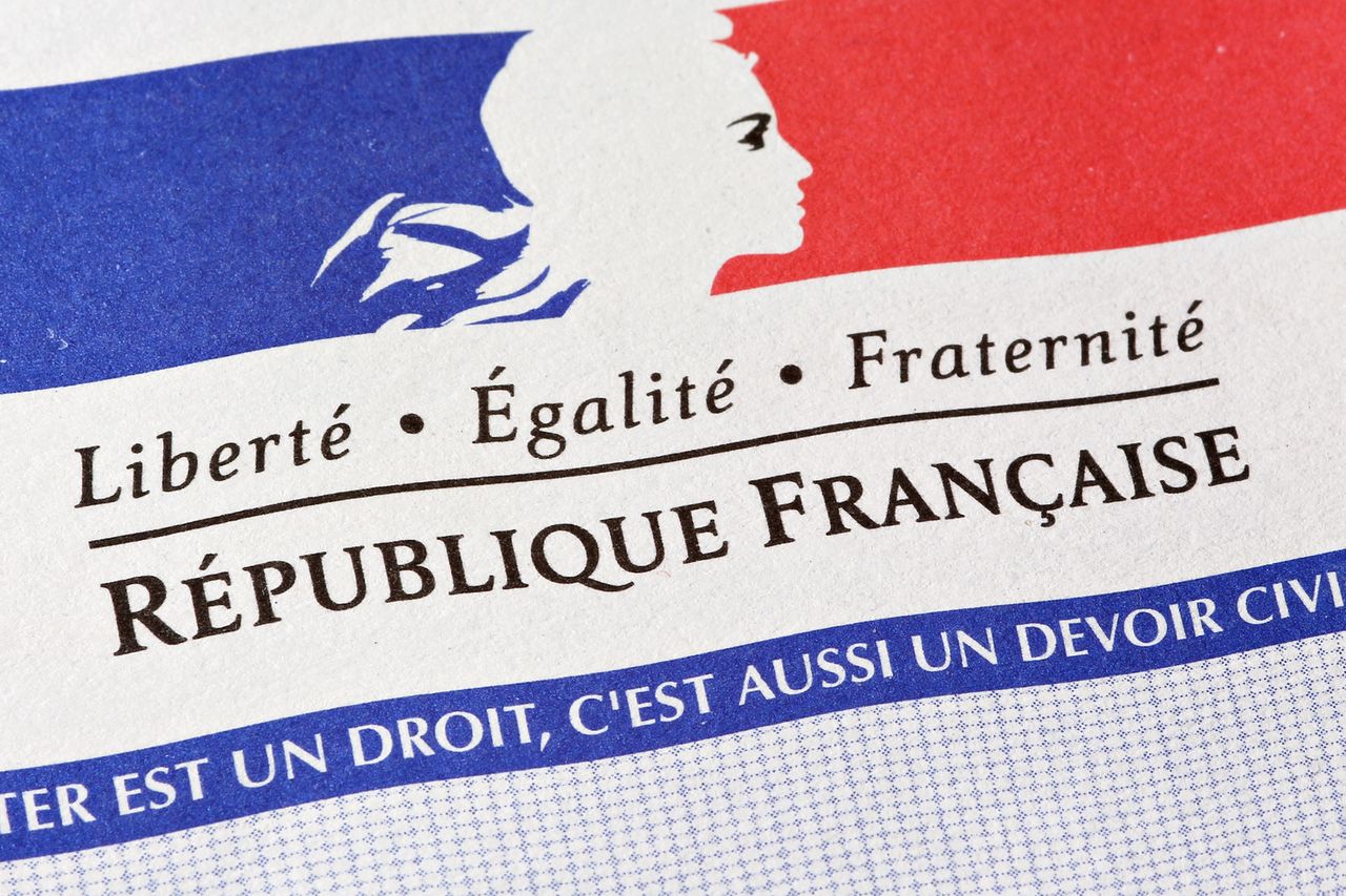 We Francji po cenzurze Internetu nadszedł czas na permanentny cybernadzór