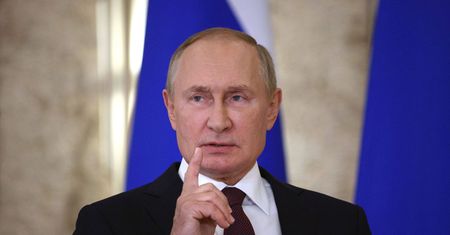 NYT: "Putin jest bardziej niebezpieczny niż kiedykolwiek"
