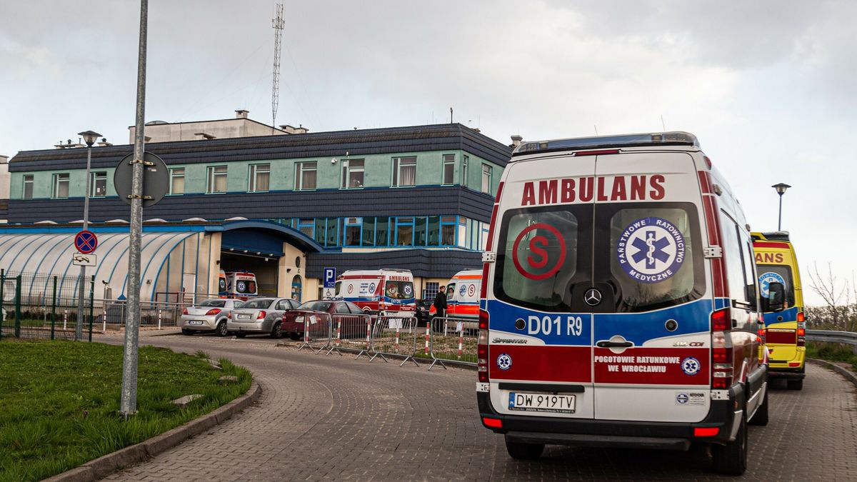 Fala pandemii narasta wolniej niż przed rokiem - uspokaja Adam Niedzielski 