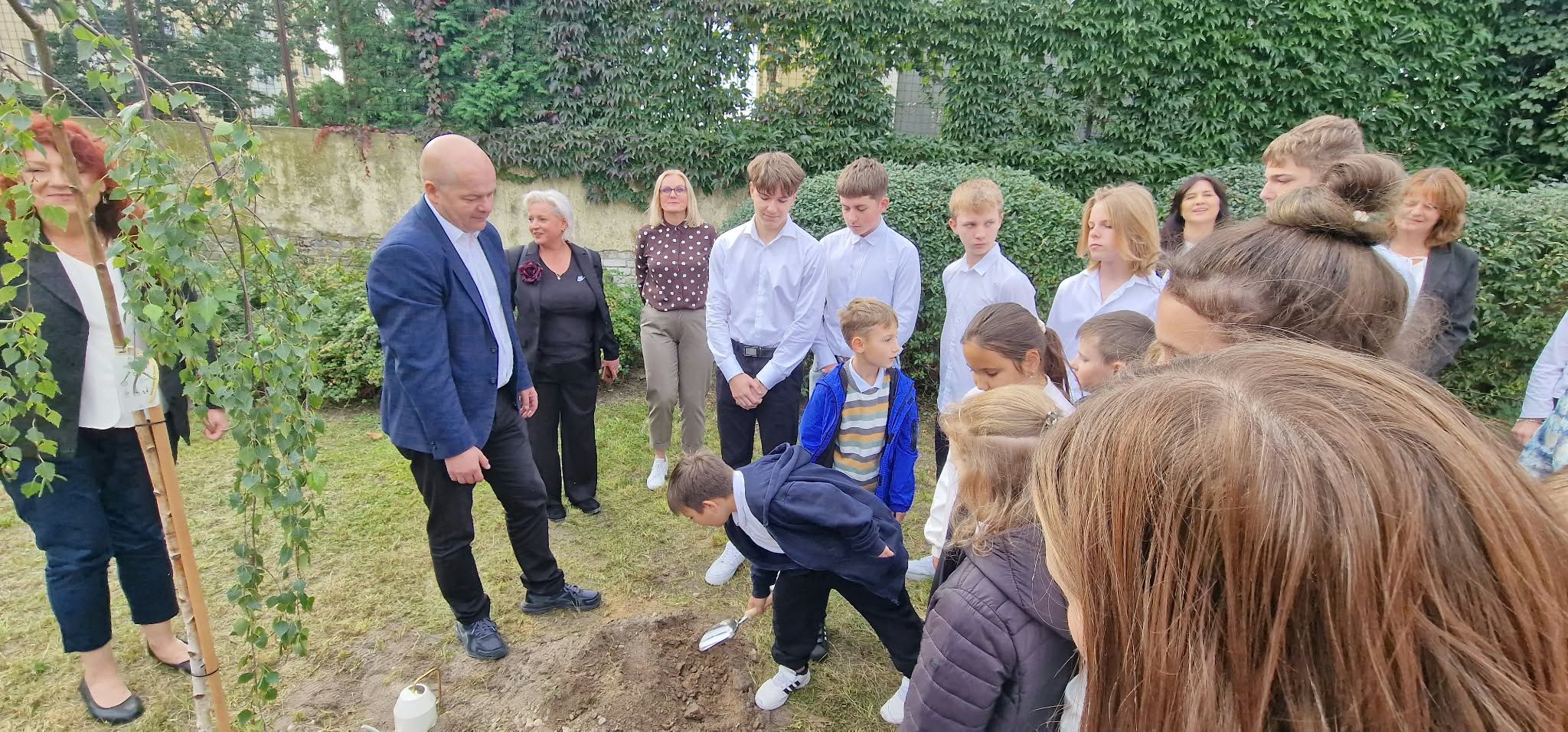 Kapsuła czasu w SP 18 w Płocku 
