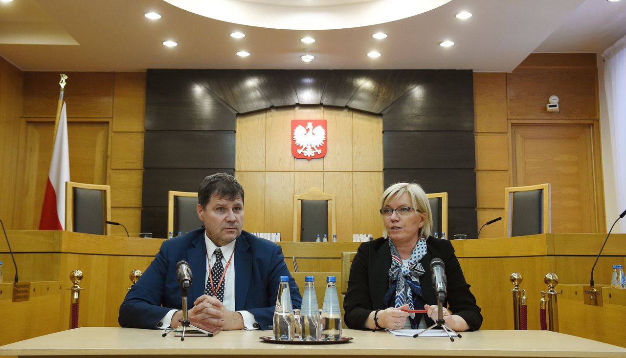 Julia Przyłębska i Mariusz Muszyński podczas wspólnej konferencji prasowej 16.03.2017