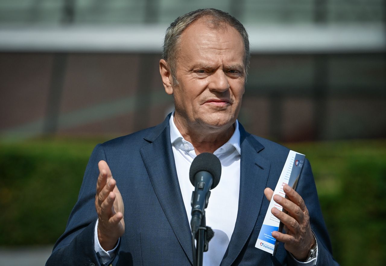 "Kawa wjechała". Coś innego przykuło uwagę na nagraniu Tuska