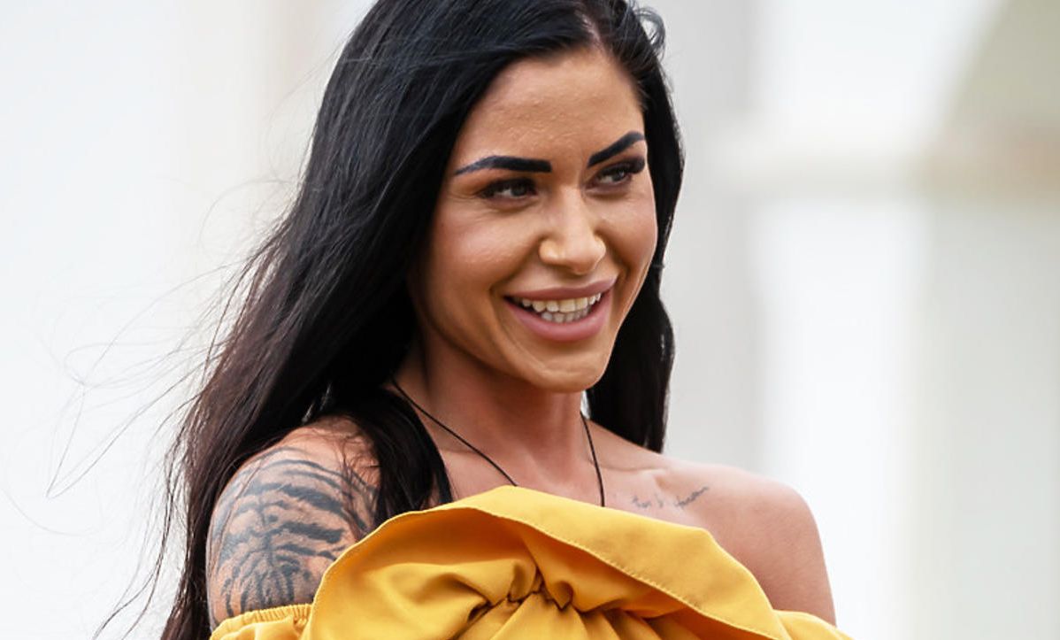 Stella z "Love Island" kusi zdjęciami w bikini. Skarży się na samotność