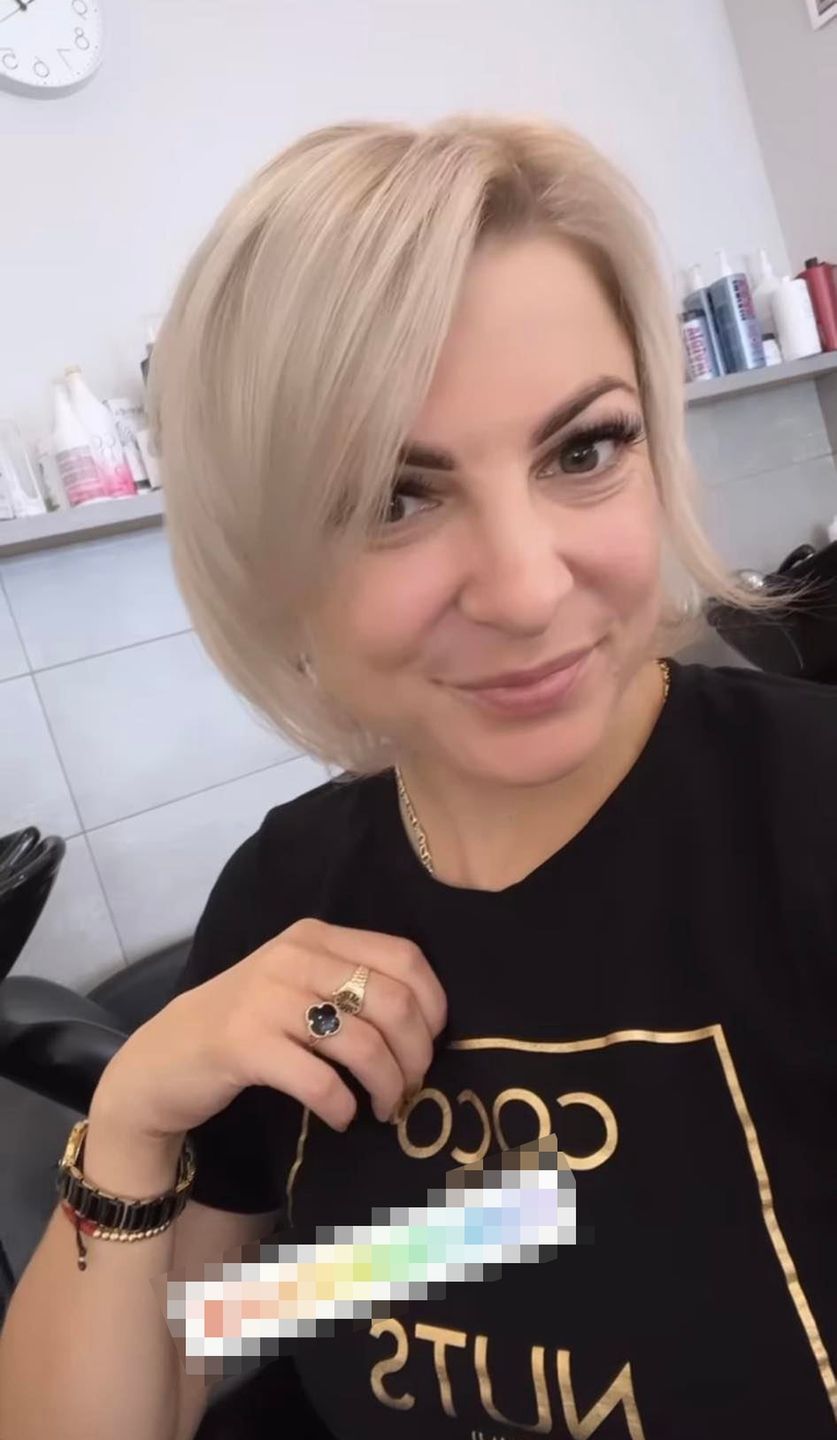 Magdalena Narożna robi sobie doczepy
