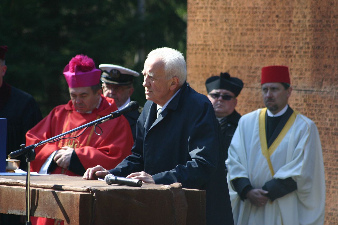 Andrzej Sariusz-Skąpski podczas uroczystości w Katyniu w 2009 r.