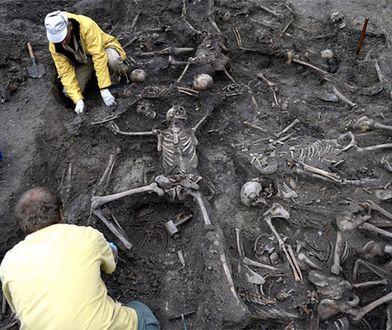 Pogrzeb Polaków zamordowanych przez NKWD na Wołyniu