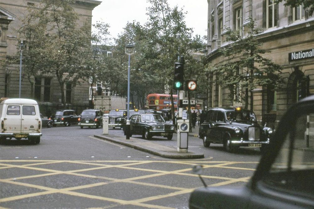 Londyn w obiektywie amerykańskiego turysty z 1972 roku zachwyca swoim klimatem 22