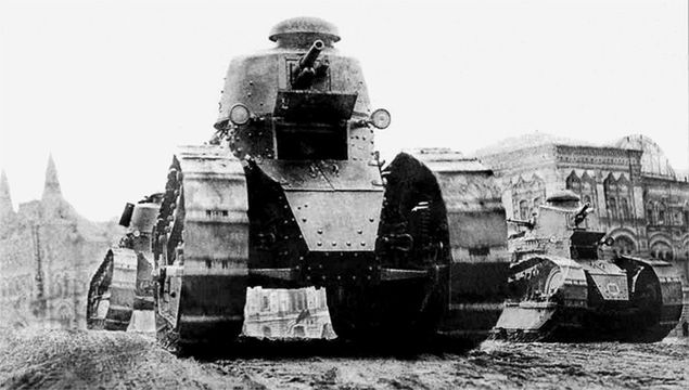 Czołgi Renault FT na paradzie w Moskwie w 1924 r. 