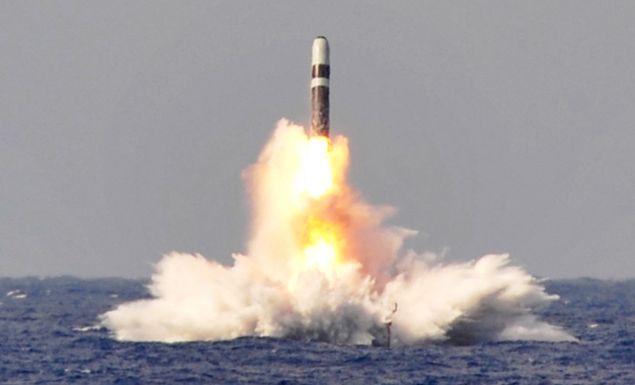 Wystrzelenie pocisku Trident II z okrętu klasy Ohio - USS West Virginia 