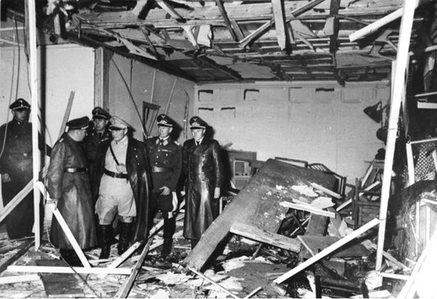 Sala w Wilczym Szańcu zniszczona wybuchem bomby. 20 lipca 1944 r. 