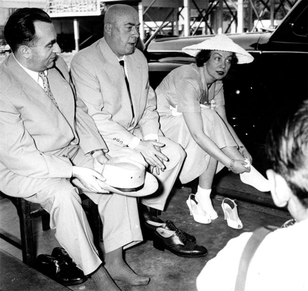 Józef Cyrankiewicz i Nina Andrycz podczas podróży do Indii. Rok 1957 