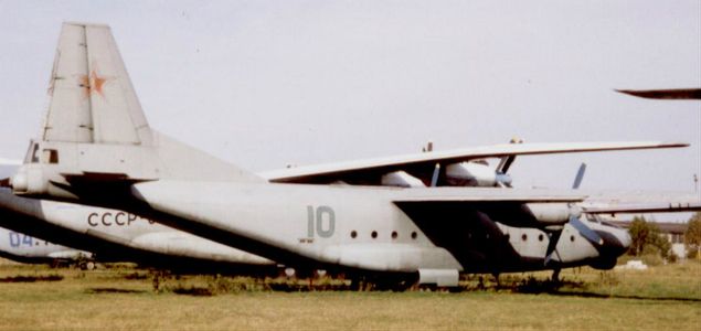 Antonov An-8. Takimi maszynami Wiktor But woził broń 