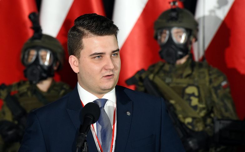 Dezubekizacja - ciąg dalszy. Niższe emerytury tylko dla wojskowych "wysługujących się" służbom PRL