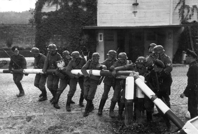 Wojska Niemieckie przekraczają granicę z Polską 1 września 1939 r.