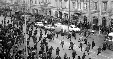 Marzec '68 - wiec studentów Uniwersytetu Warszawskiego pociągnął protesty w całej Polsce