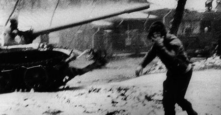 32 lata temu ZOMO zastrzeliło w kopalni "Wujek" 9 protestujących górników